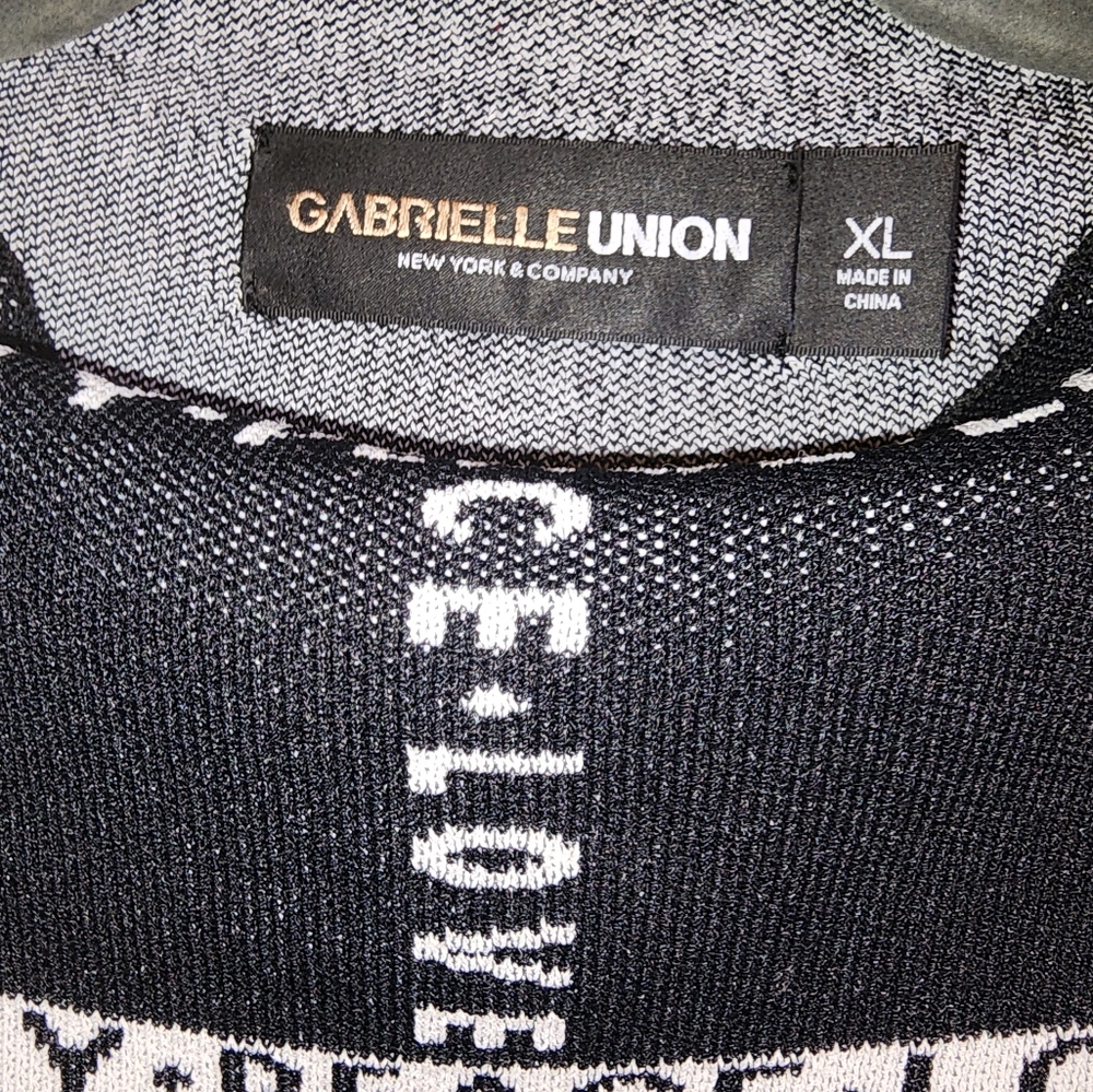 Sweater Crop Top - Picture 3 of 4